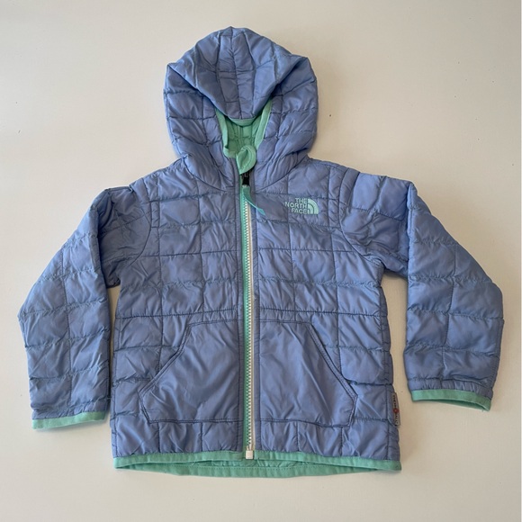 The North Face Reversible Thermoball Hooded Jacket, periwinkle and mint, 2T - Picture 1 of 10
